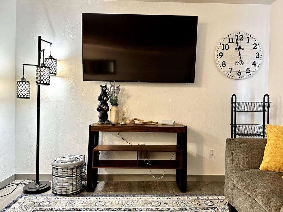 Comfortable 2Br Apt Central 페어뱅크스 외부 사진